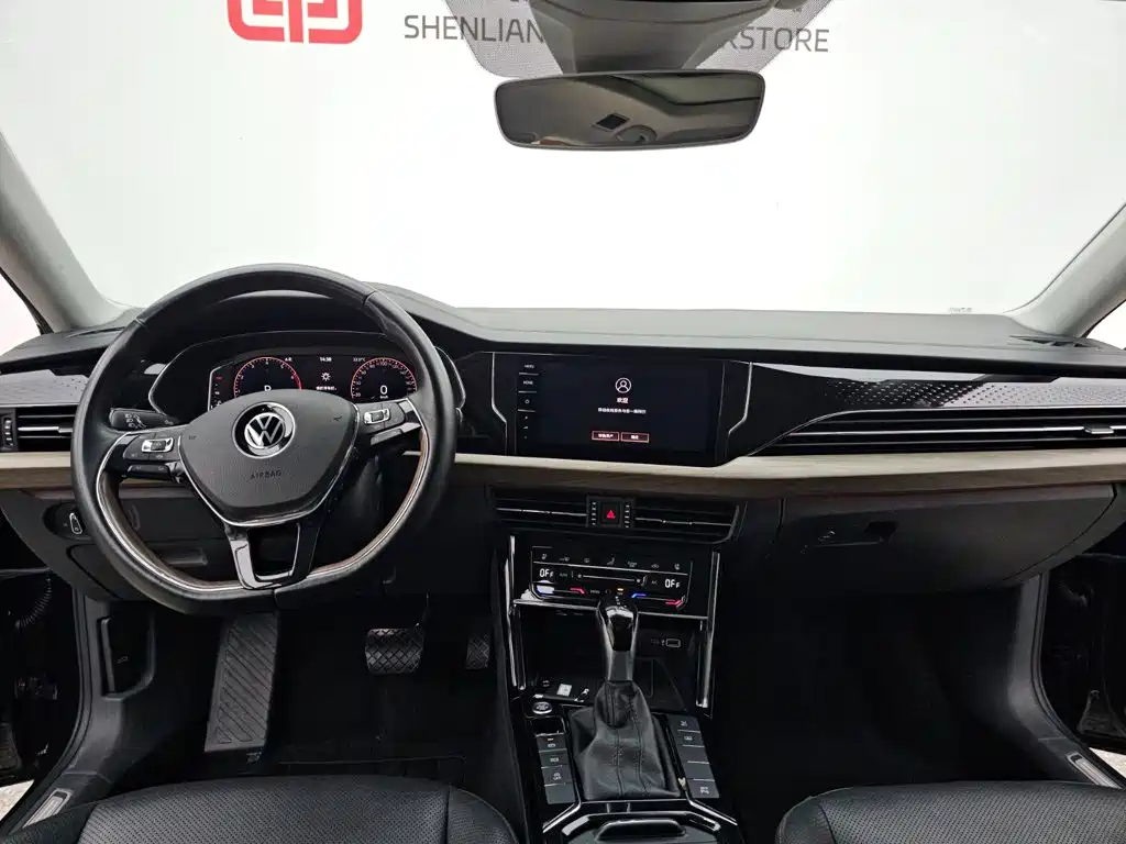 Фото 15 - Volkswagen Passat