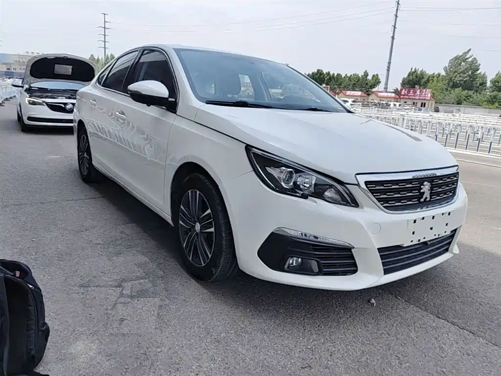 Peugeot 308 2016 1.6L Automatic Luxury фото 4