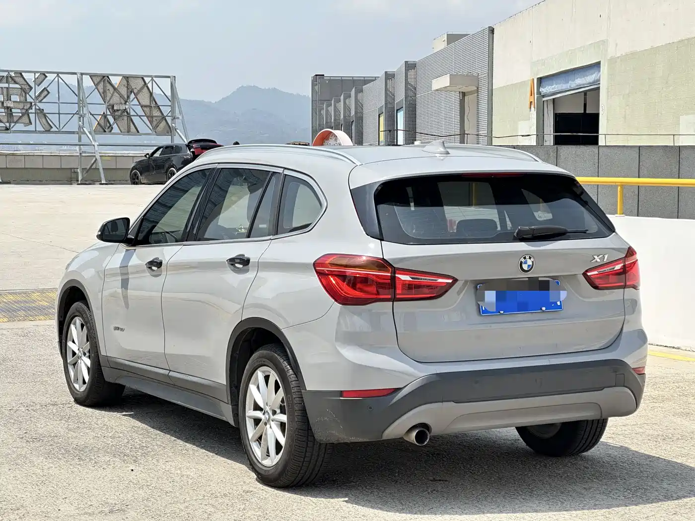 BMW X1 2018 sDrive18Li Fashion Model фото 9