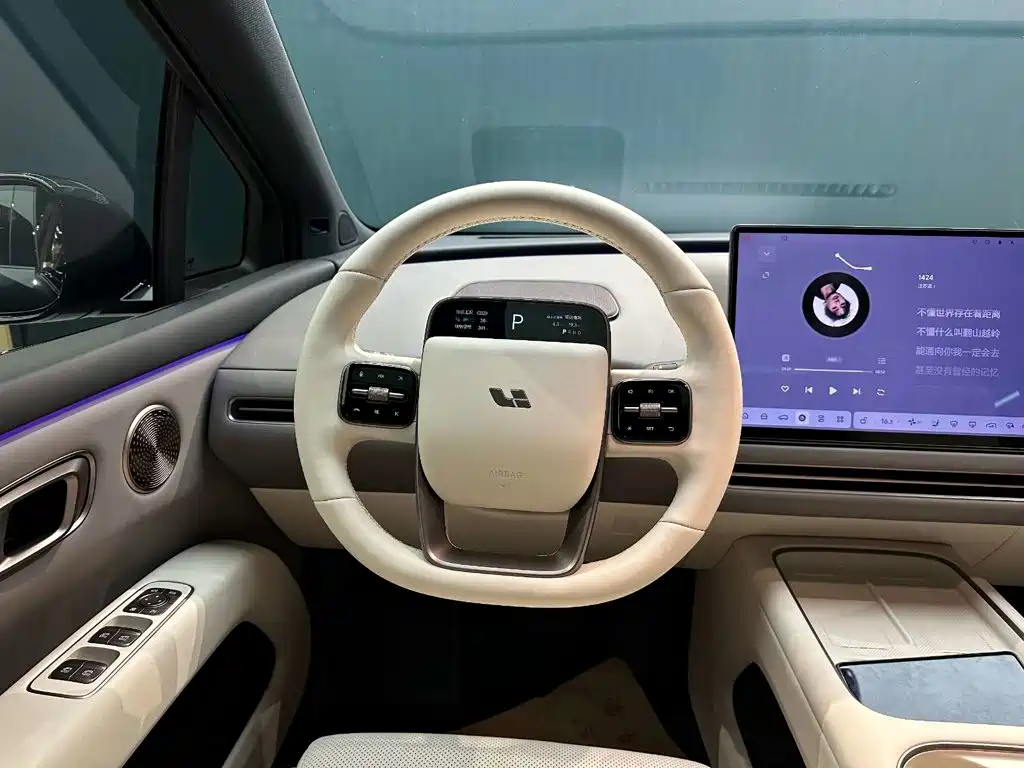Li Auto i6 2025 2025 4WD Base Model