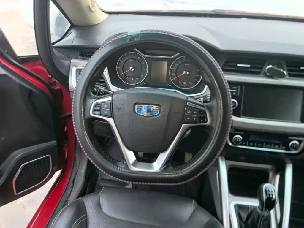 Фото 11 - Geely Vision X3