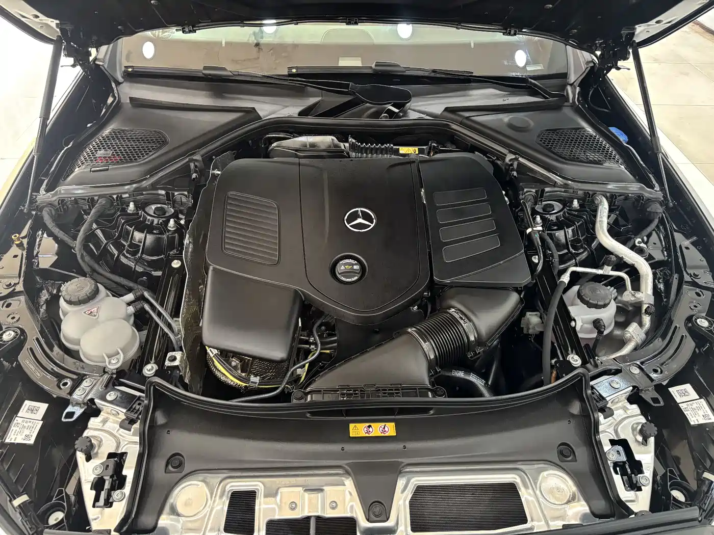 Mercedes-Benz E-Class 2025 E 300 L Fashion фото 31