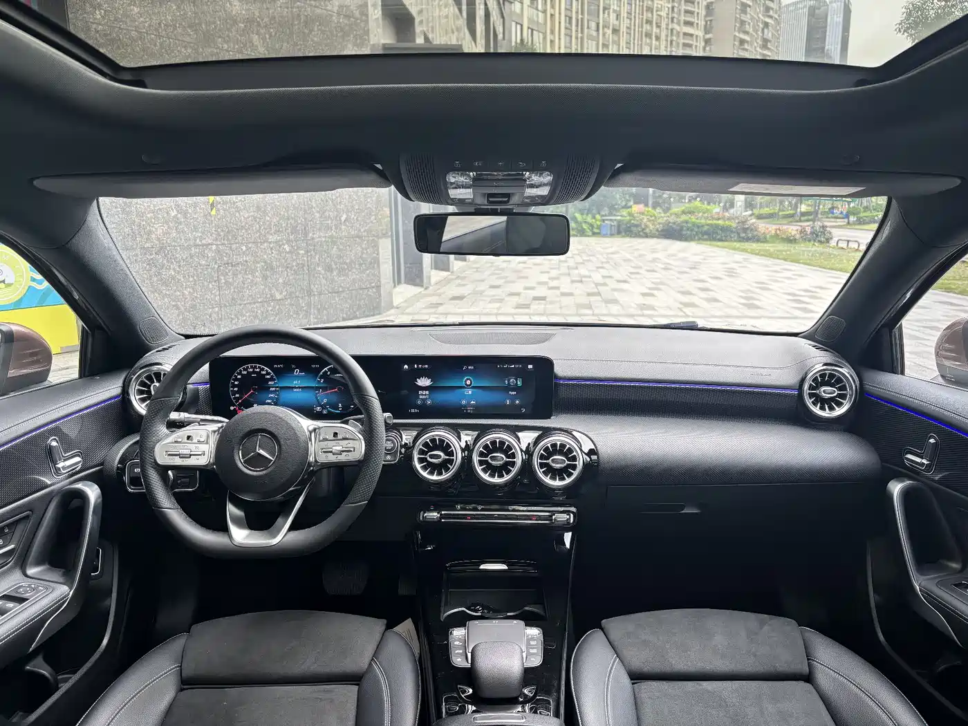 Mercedes-Benz A-Class 2021 A 200 L Sport Sedan Fashion Edition фото 6