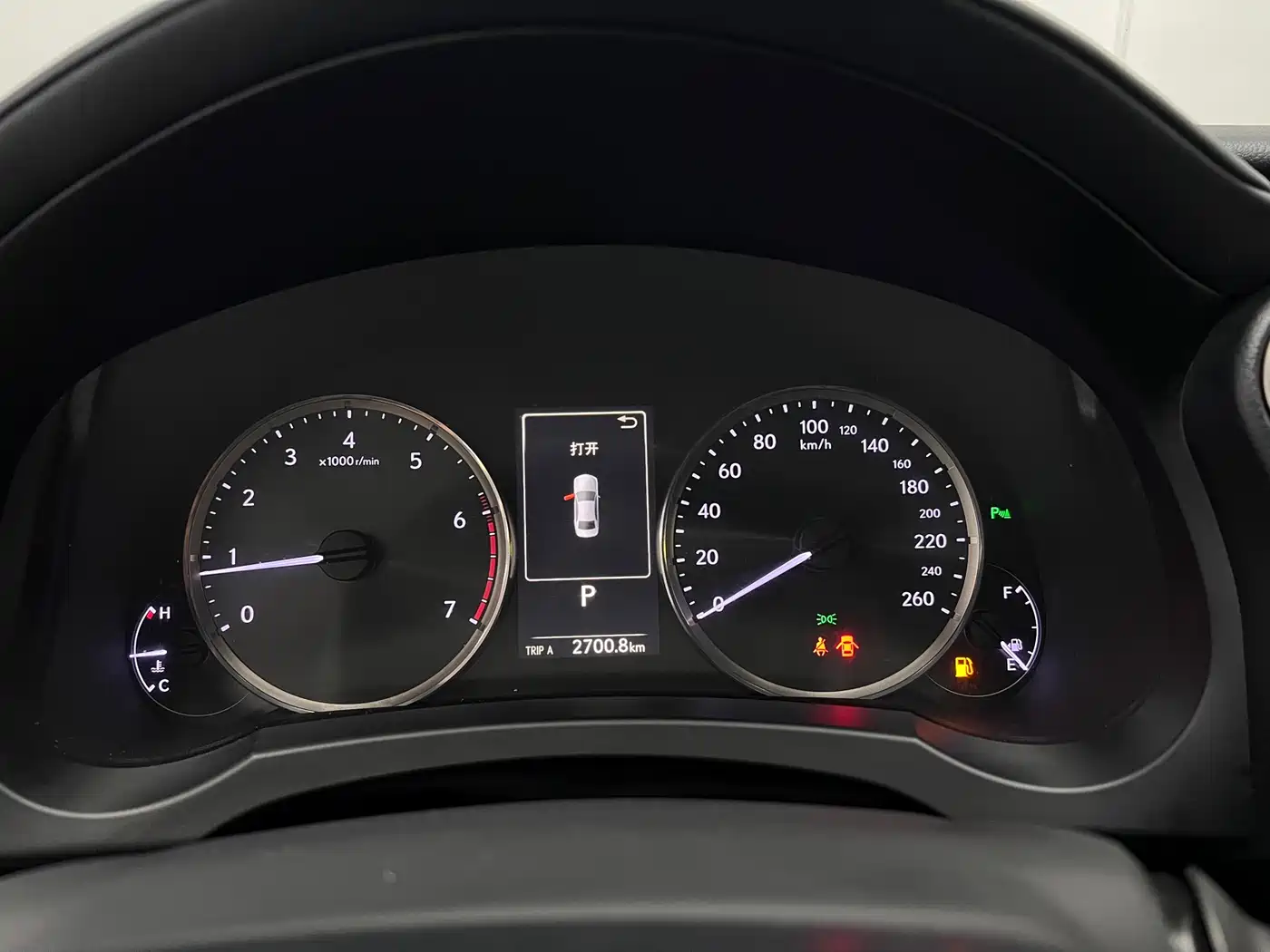 Lexus IS 2017 300 Leading Edition фото 32
