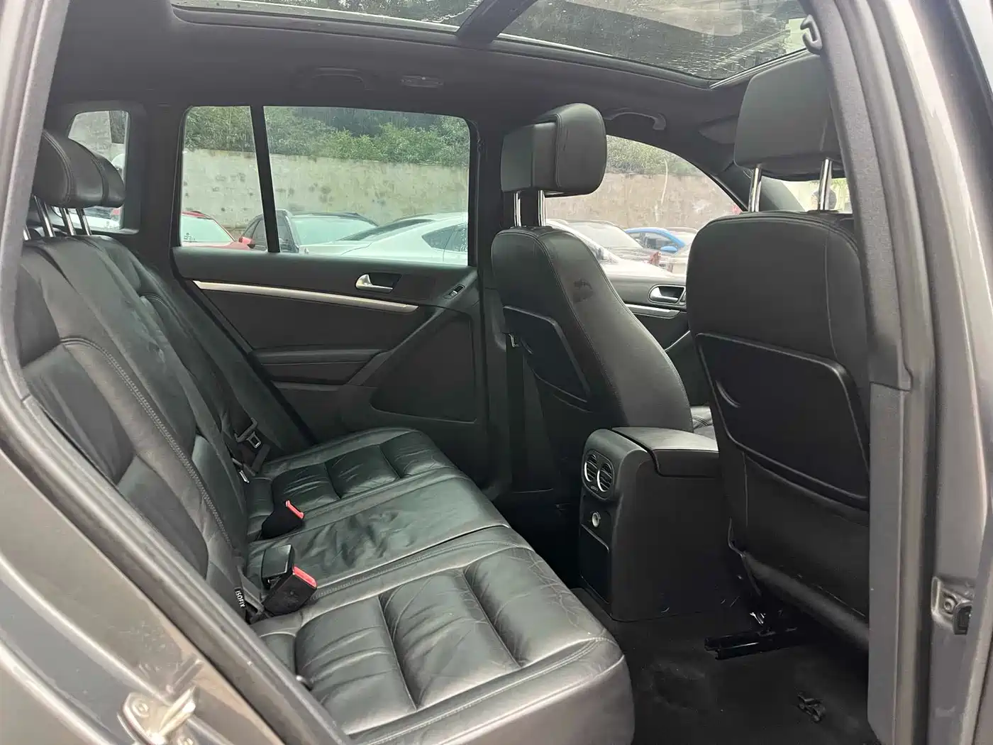 Volkswagen Tiguan 2011 Model 2.0TSI R-Line фото 7
