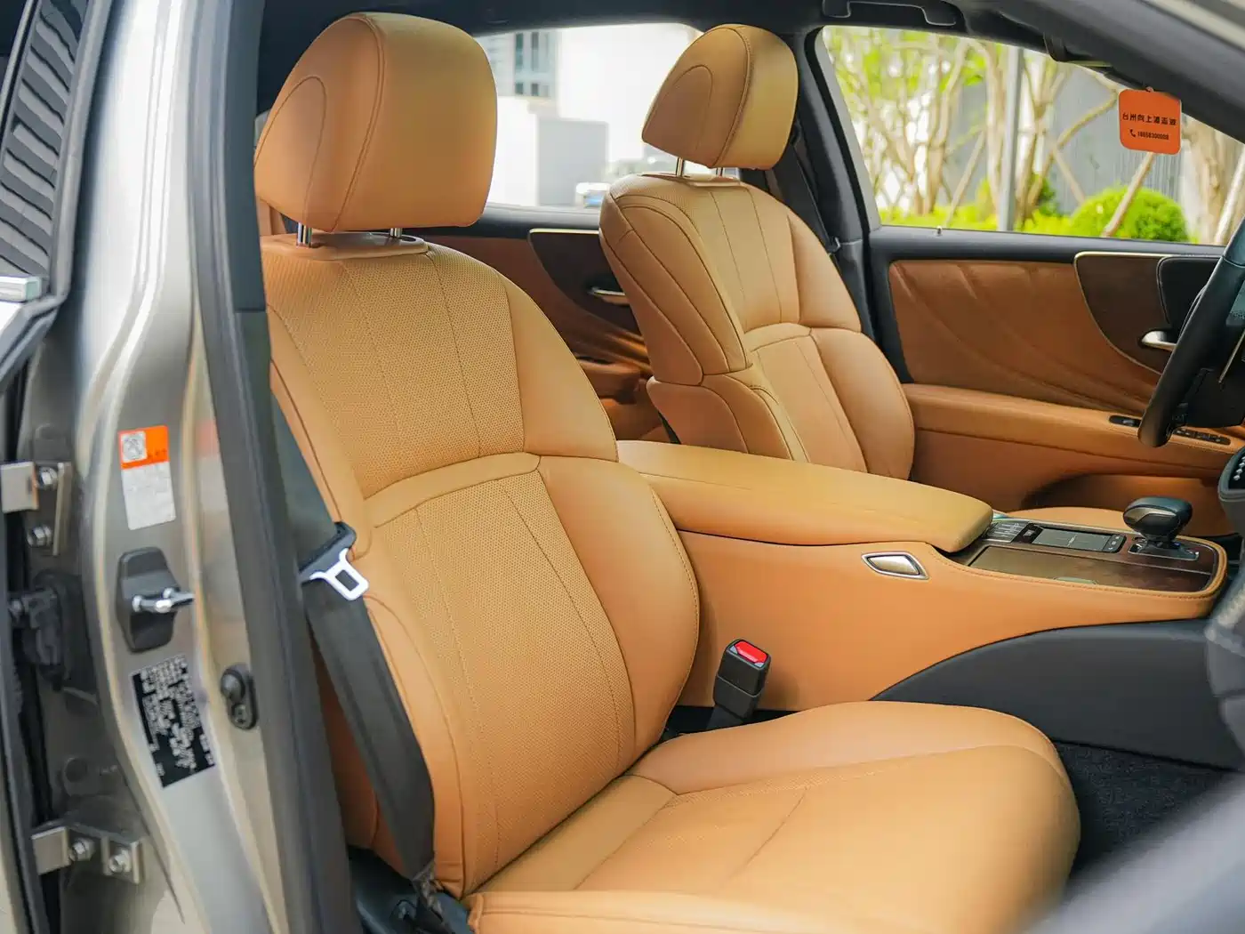 Lexus LS 2021 500h Excellence Edition фото 13