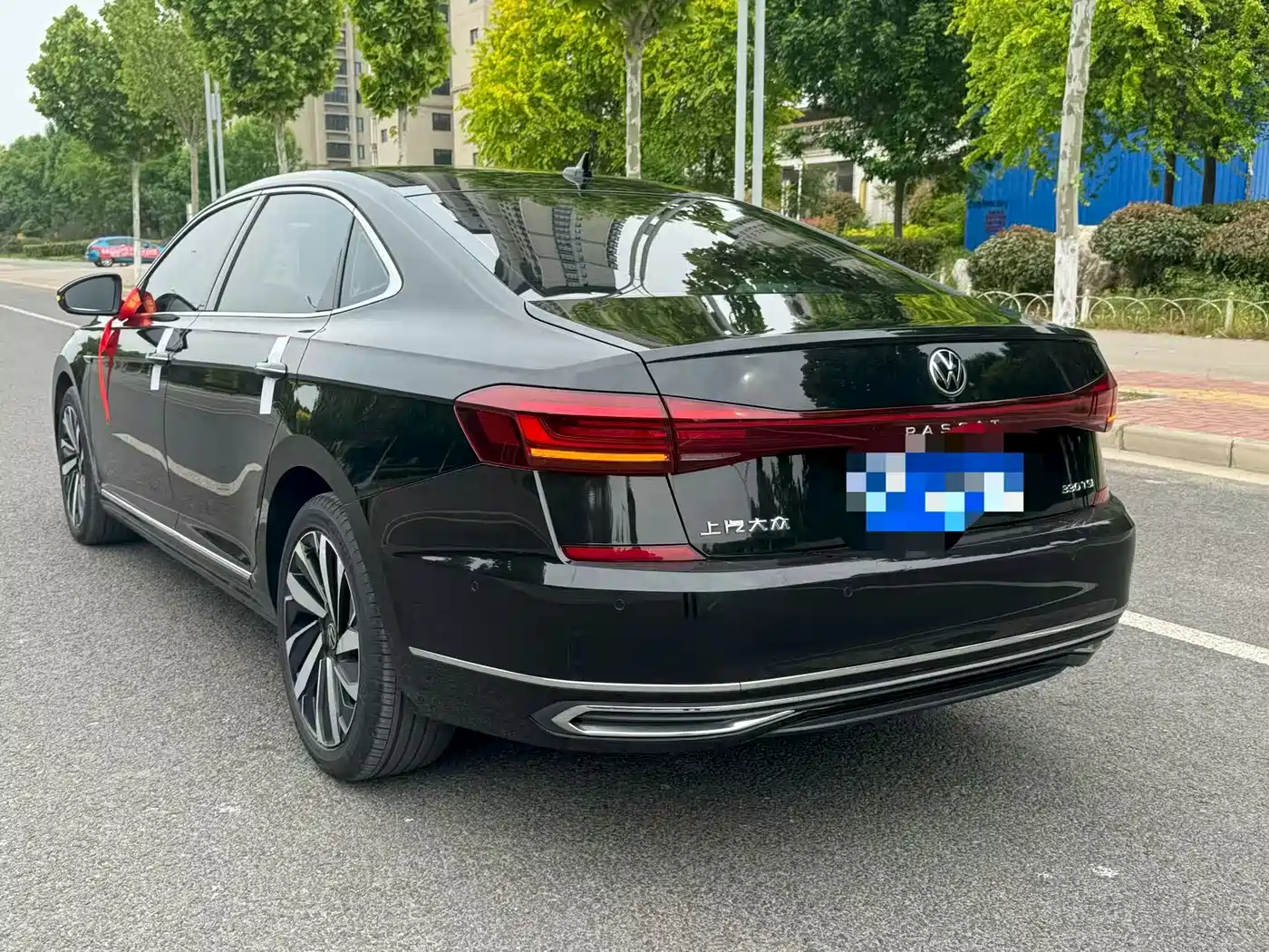 Volkswagen Passat 2023 Facelift 330TSI Luxury Edition фото 5