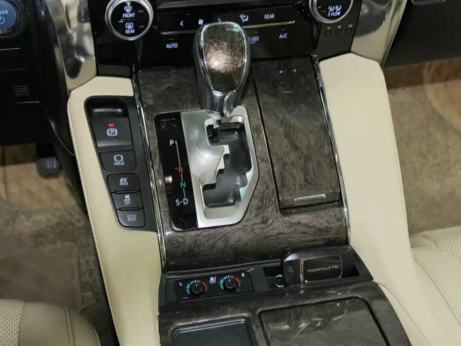 Toyota Alphard 2023 Dual Hybrid 2.5L Ultimate Gold Edition фото 18