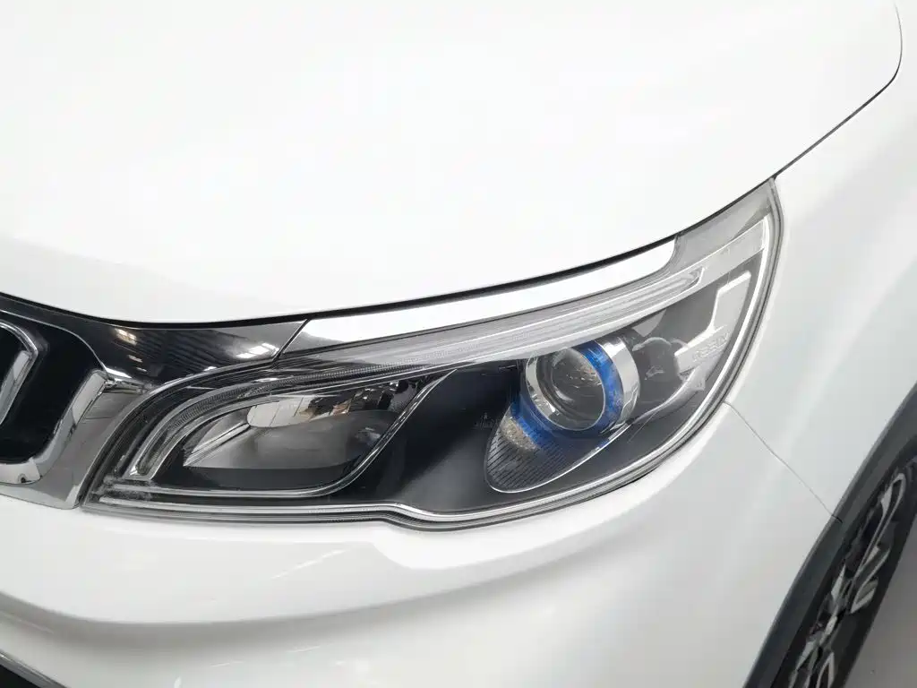 Фото 7 - Geely Vision X3