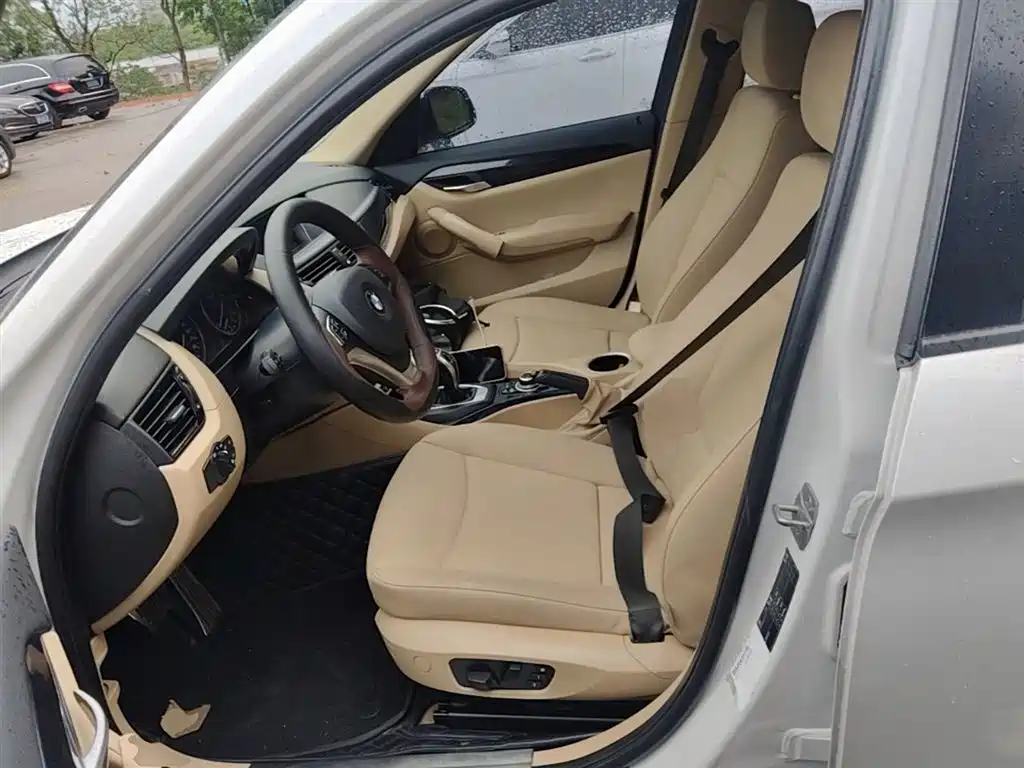 BMW X1 2015 Model sDrive18i Leading Advanced Edition фото 14