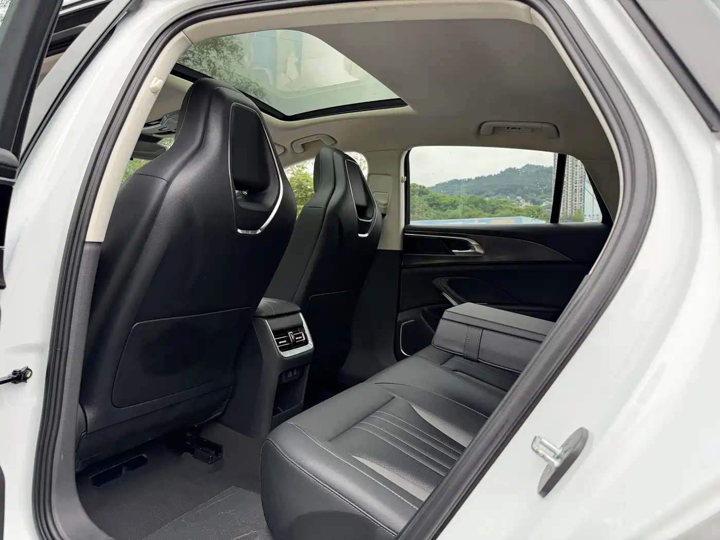 Hongqi H6 2023 2.0T Elegance Edition фото 15