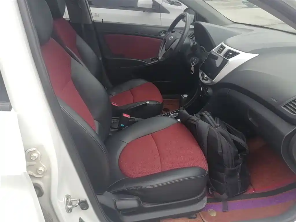 Hyundai Reina 2014 Model 1.4L Automatic GLX фото 25