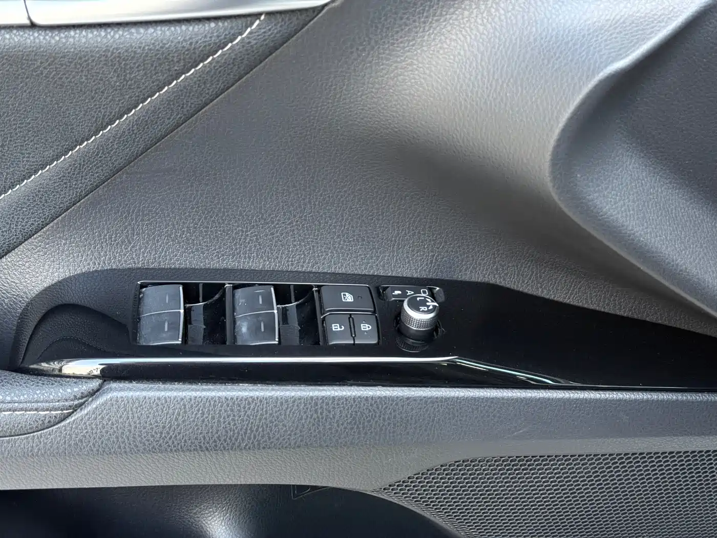 Toyota Camry 2021 2.0S Sporty Edition фото 10