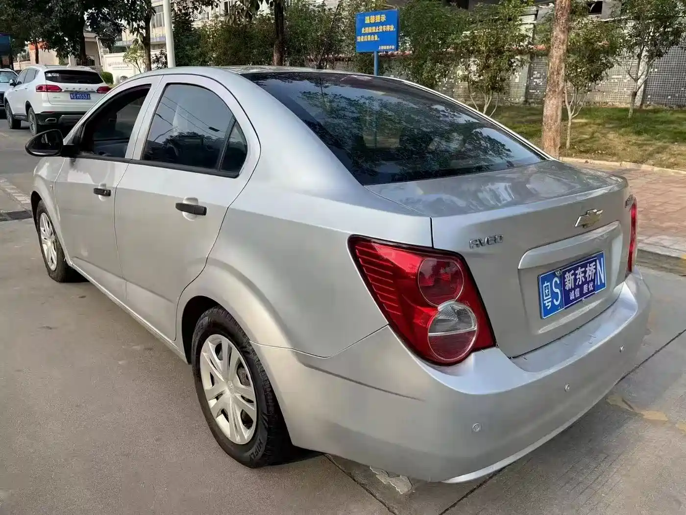 Chevrolet Aveo 2011 Sedan 1.4L AT SL фото 7