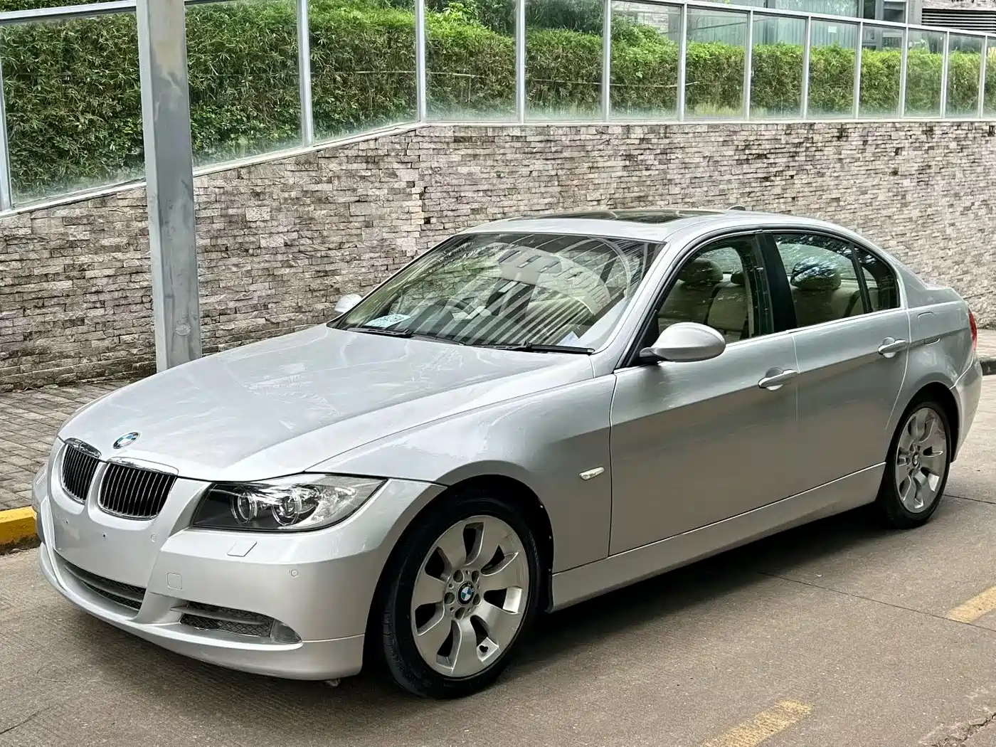 BMW 3 Series 2006 2005 325i Leading