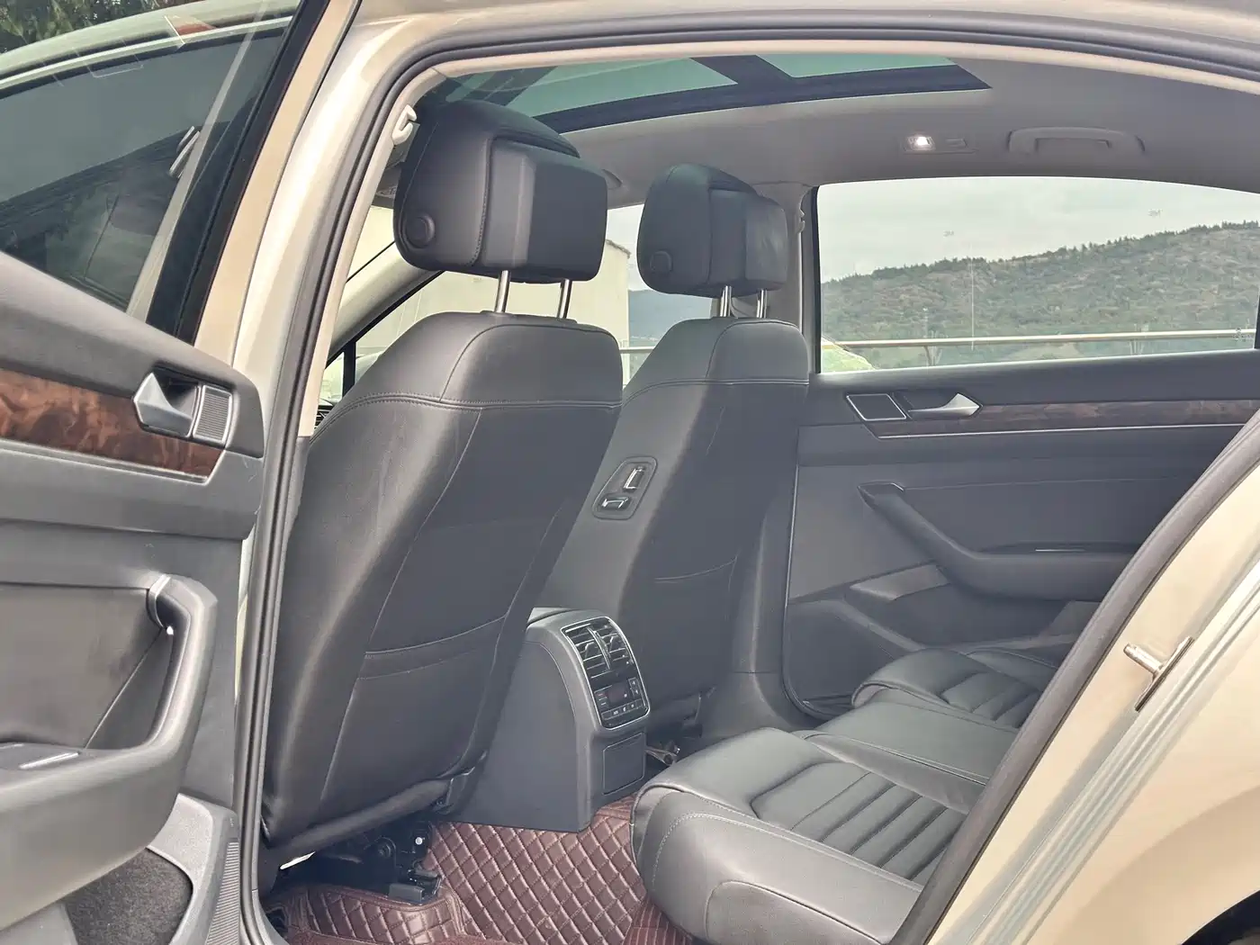 Volkswagen Magotan 2018 330TSI DSG Luxury фото 4