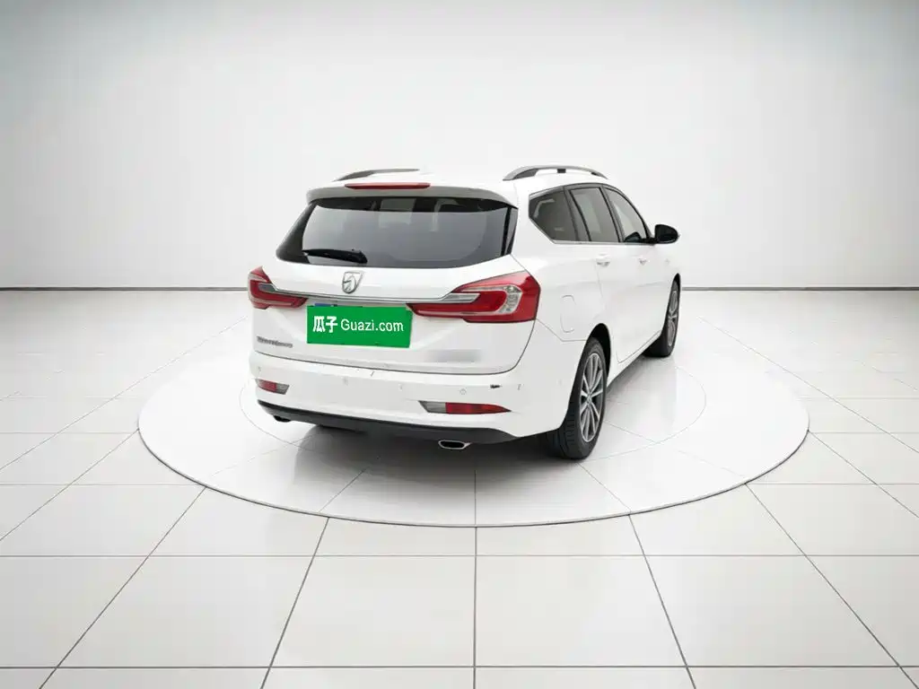 Baojun 310W 2017 2017 1.5L Manual Fashion Edition (China V)