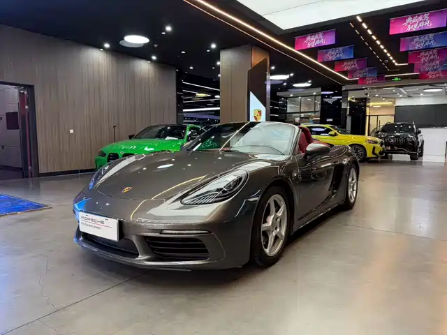 PORSCHE 718