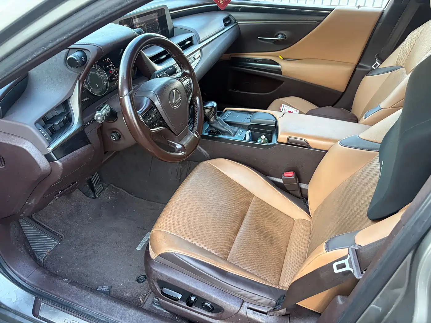 Фото 4 - Lexus ES