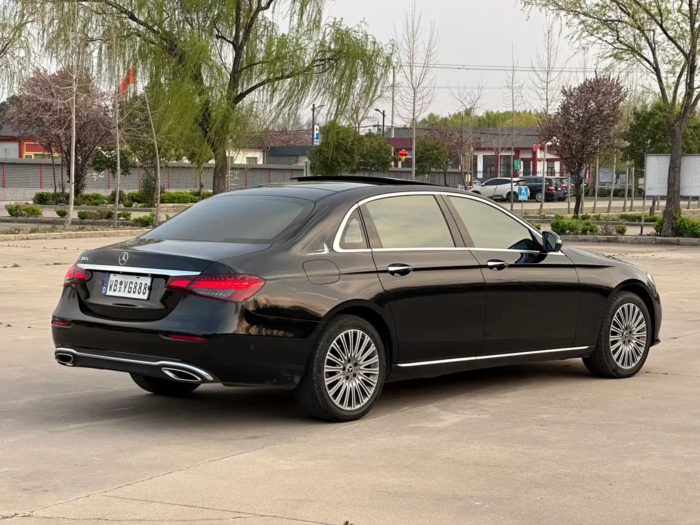 MERCEDES-BENZ E CLASS