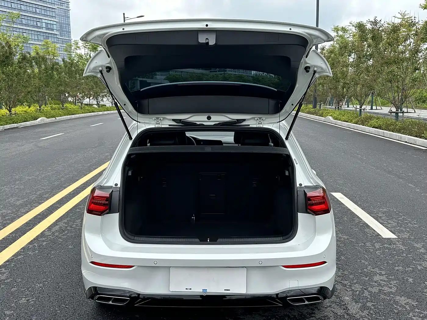Volkswagen Golf 2023 280TSI DSG R-Line Lite фото 11