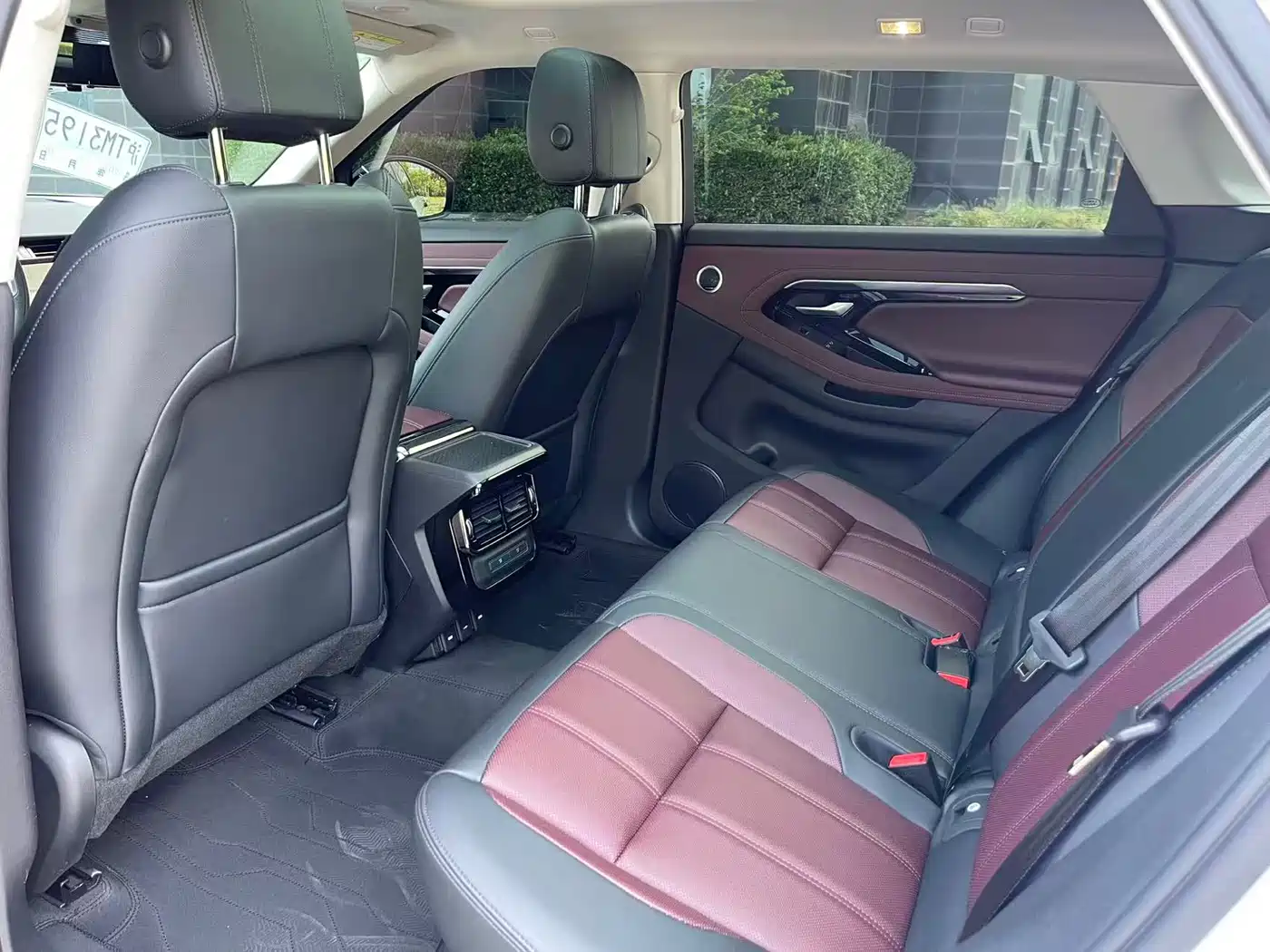 Land Rover Range Rover Evoque 2023 Range Rover Evoque L 249PS Luxury Edition фото 10