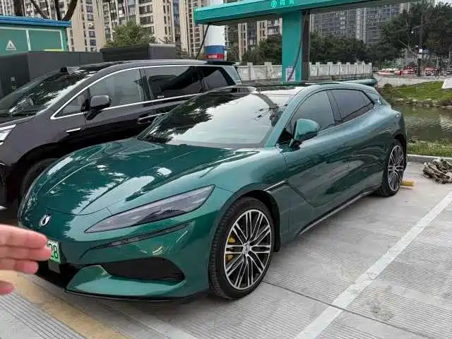 Denza Z9GT 2026 2026 Model Yi San Fang Flash Charge Performance Edition