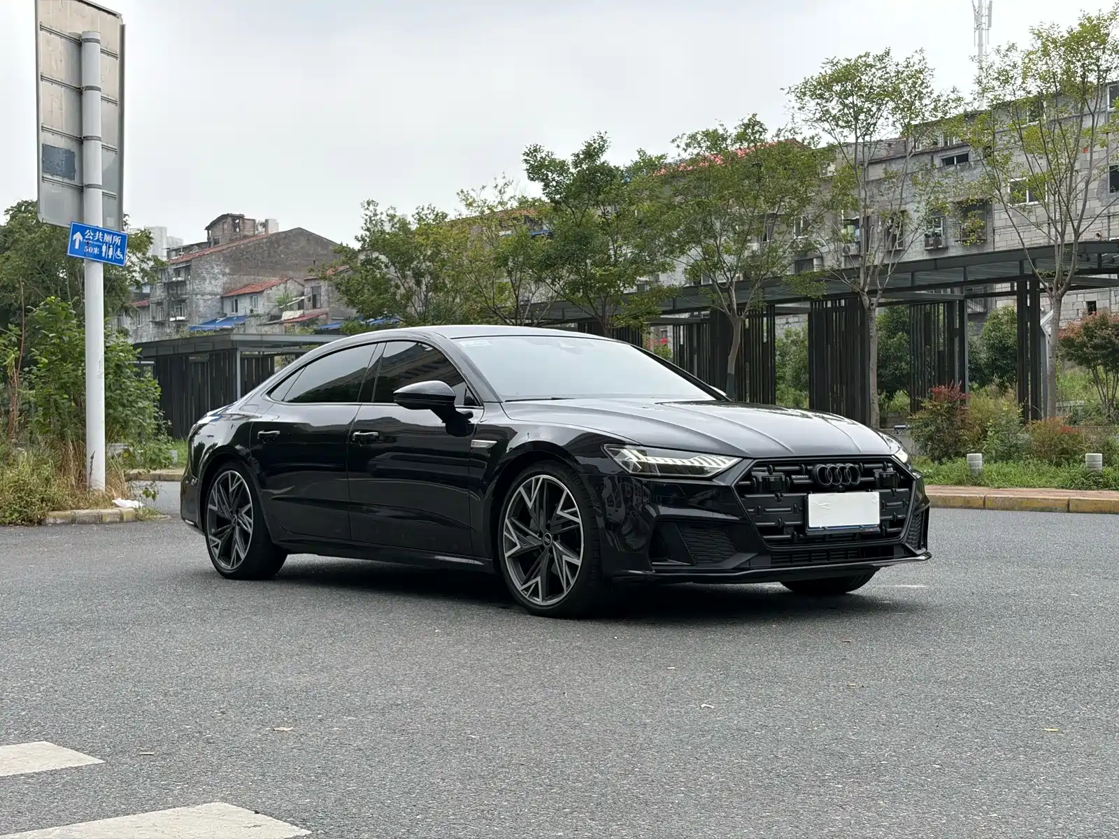 Фото 3 - Audi A7L