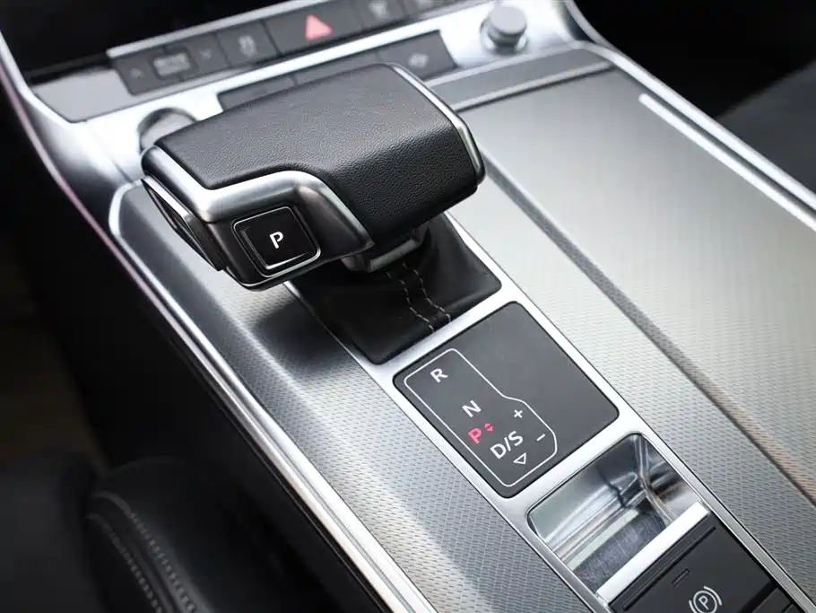 Audi A7L 2024 45TFSI S-line Dream Edition Crystal Package фото 20