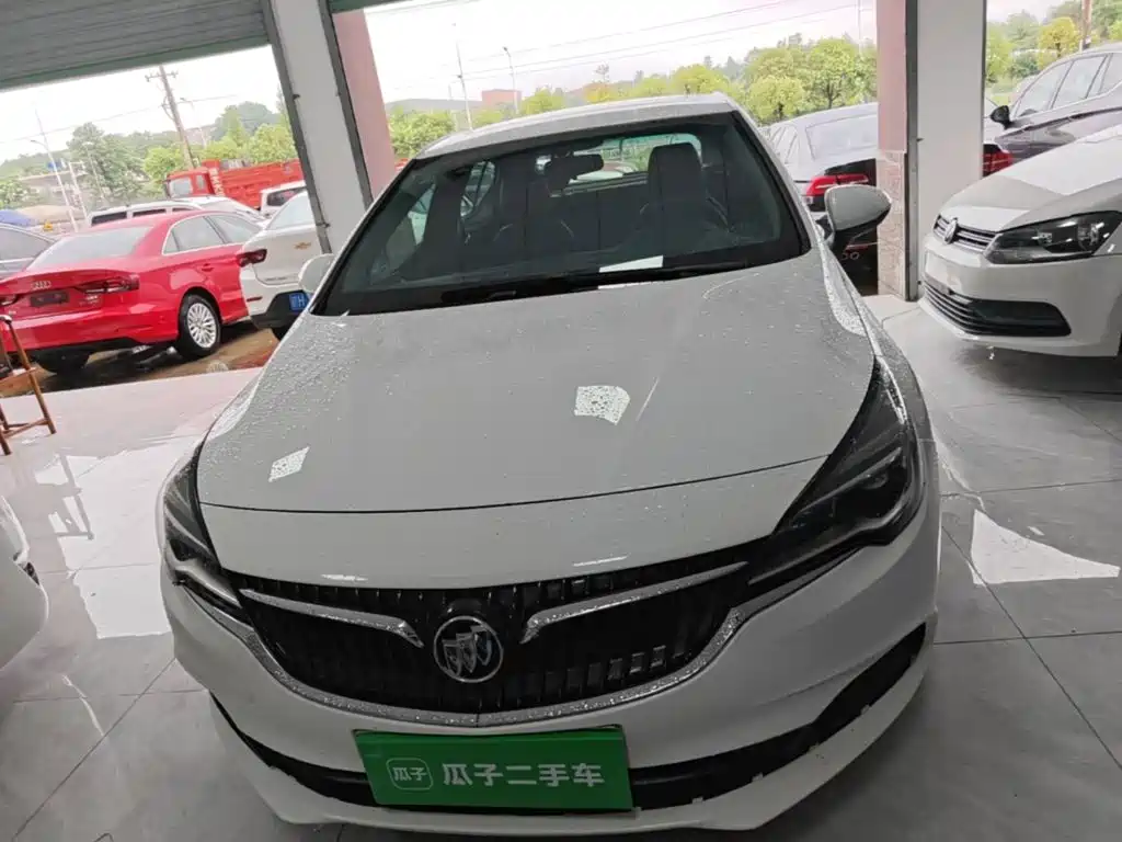 Фото 3 - Buick Verano