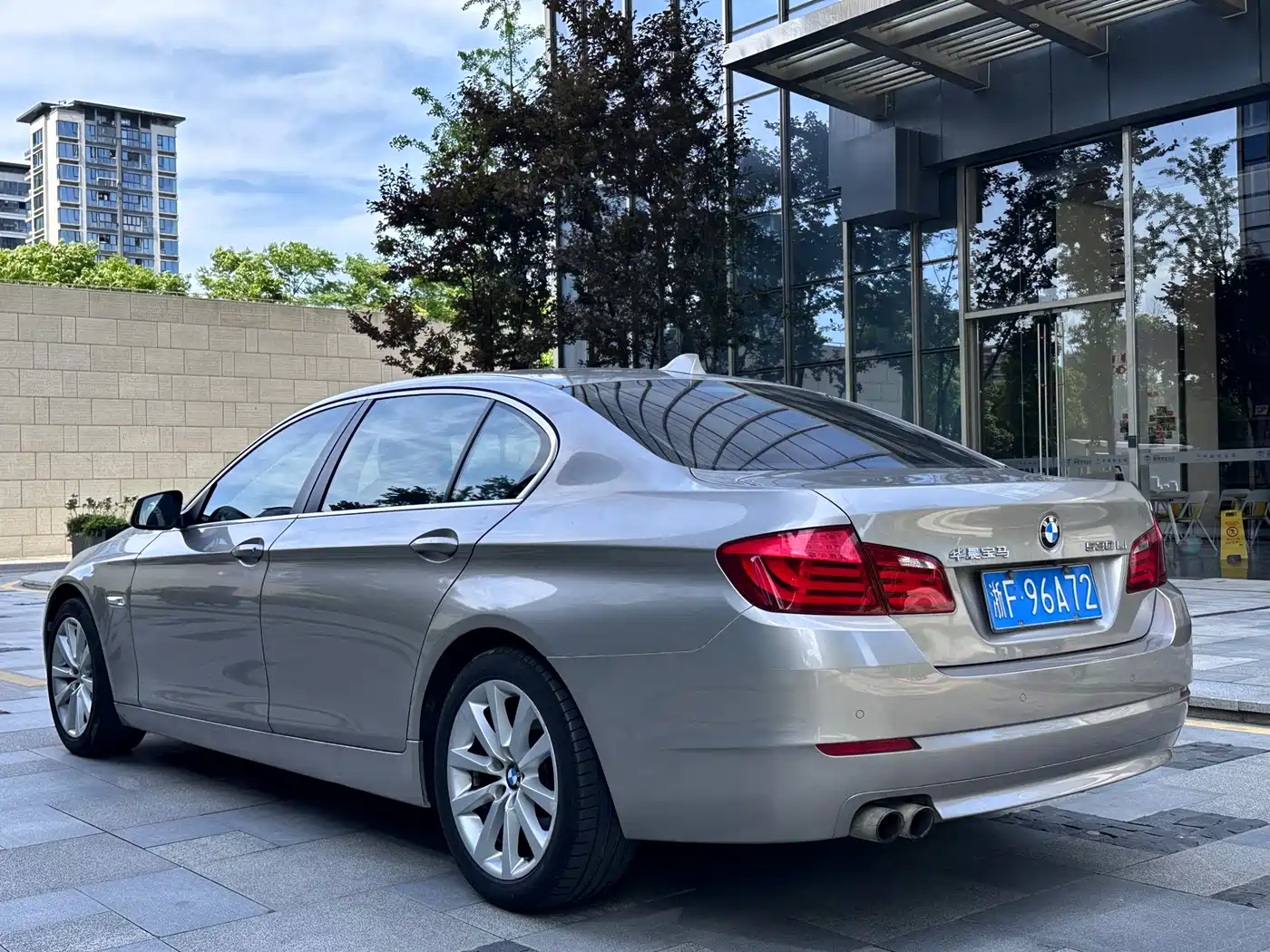 BMW 5 Series 2013 530Li Leadership фото 6