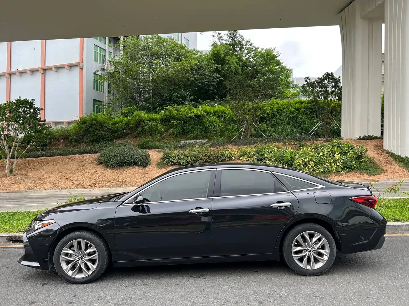 Toyota Avalon 2021 2.5L Luxury Edition фото 7