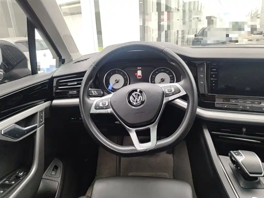 Volkswagen Touareg 2019 2.0TSI Pilot Edition China VI фото 17
