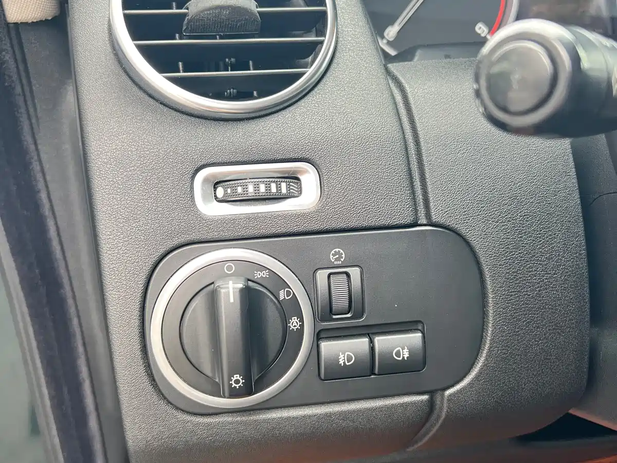 Land Rover Discovery 2011 2.7 TDV6 HSE Diesel фото 22