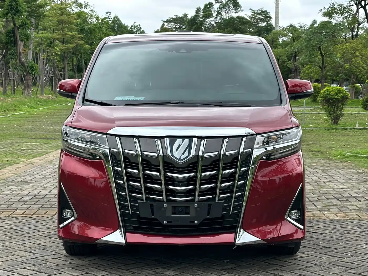 Toyota Alphard 2020 Hybrid 2.5L Premium Edition фото 2