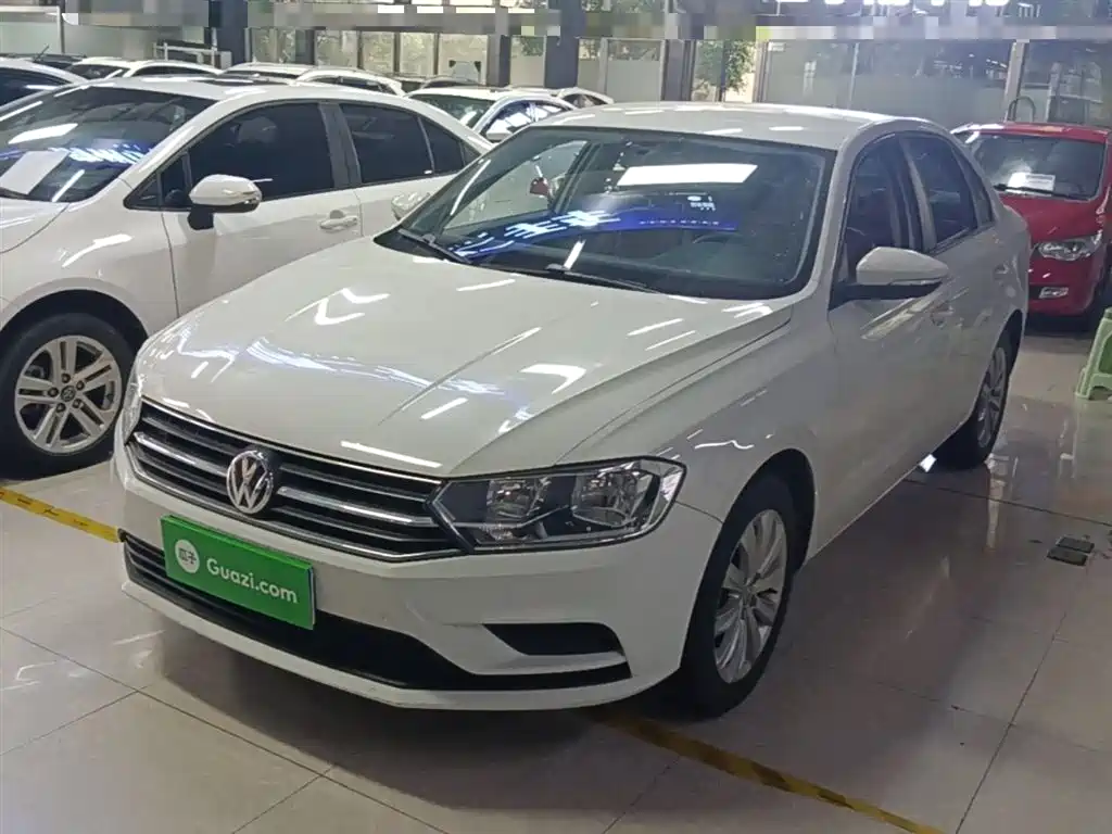 VOLKSWAGEN BORA