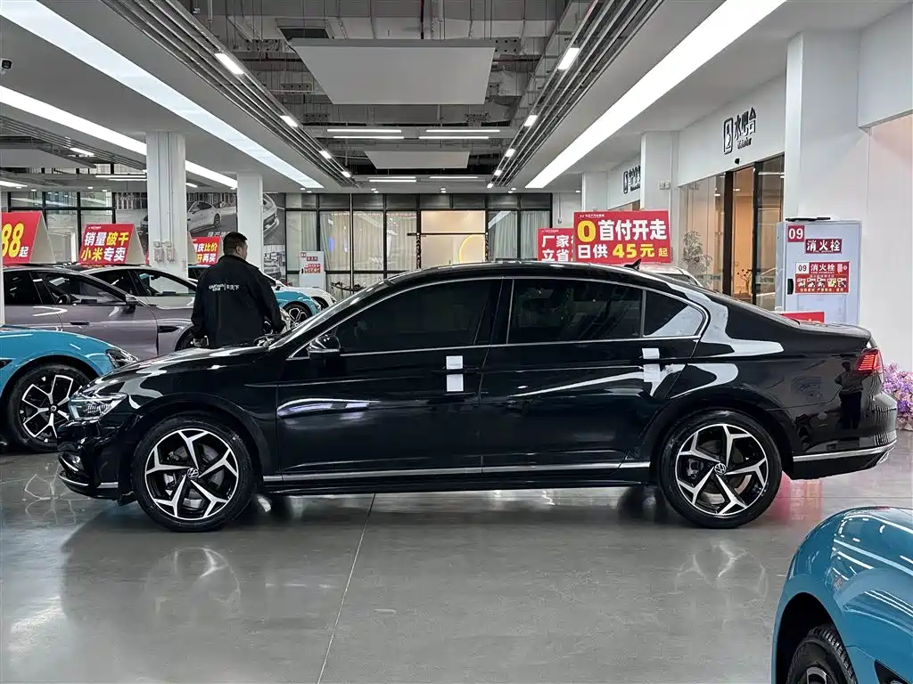 Volkswagen Magotan 2024 2 Million Units Public Sharing Edition 330TSI DSG Luxury фото 10