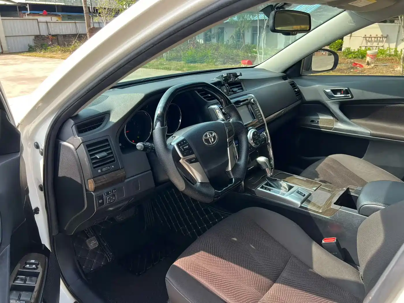 Toyota Reiz 2013 2.5S Elite Edition фото 4