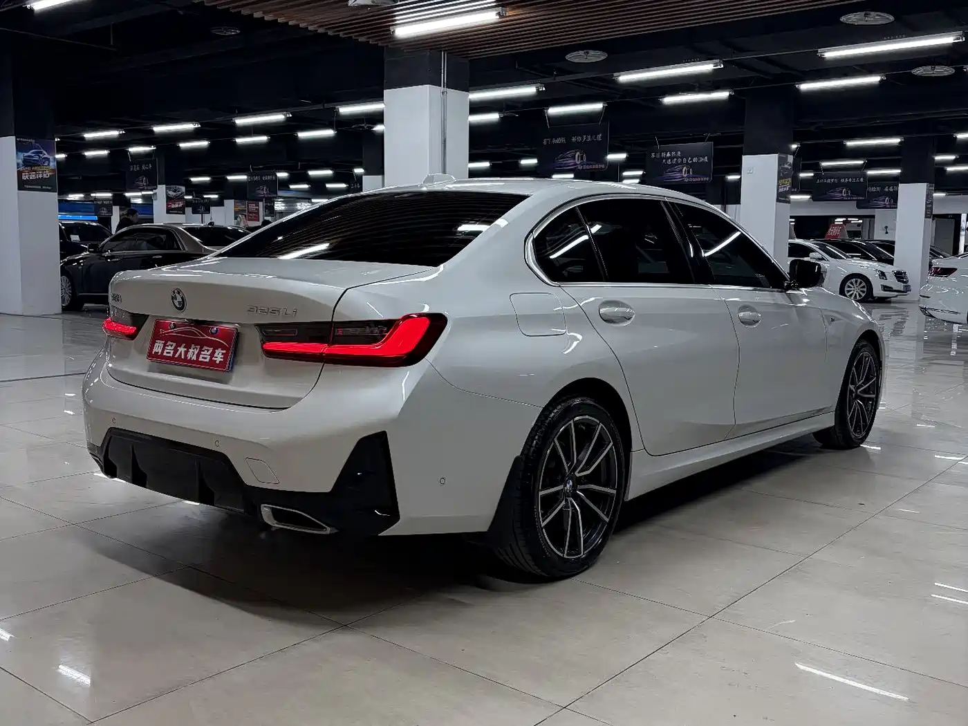 BMW 3 Series 2025 325Li M Sport Package фото 7