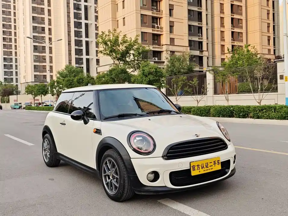 MINI MINI 2013 2013 1.6L ONE Limited Edition Second Version