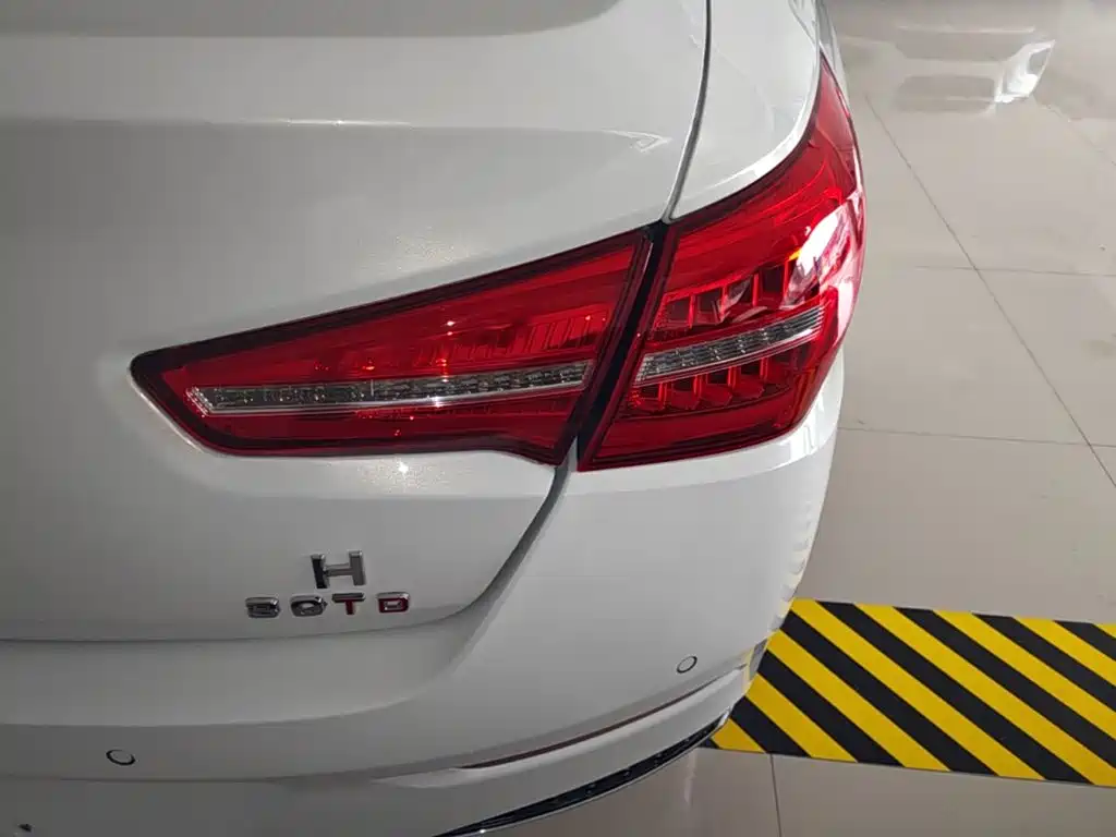 Hongqi H5 2018 2018 30TD Smart Connect Agile Edition