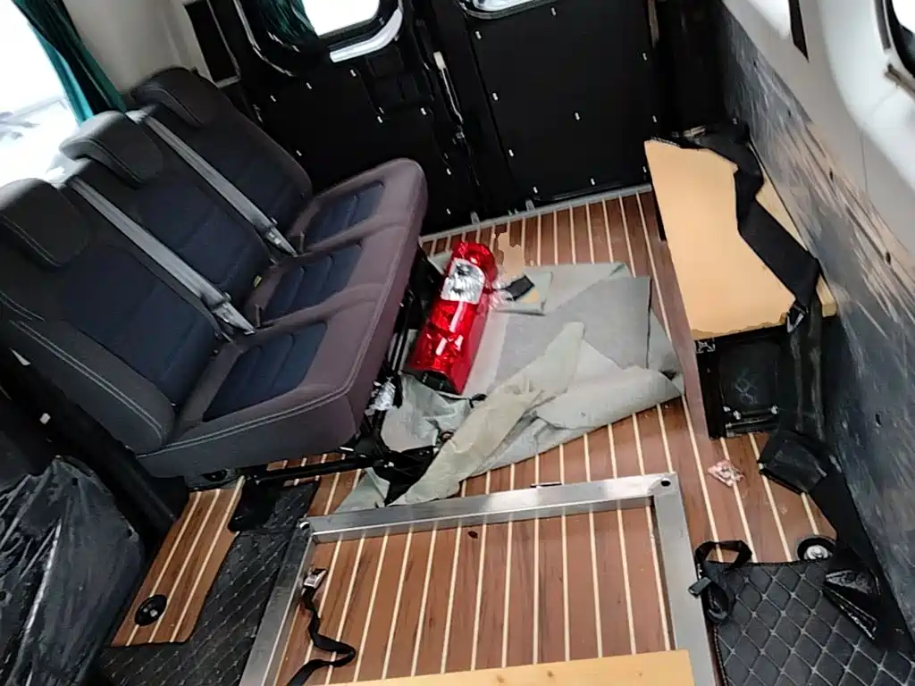 Iveco Daily 2025 2021 2.0T Manual Chaorui Short Wheelbase Low Roof Sliding Door F1A
