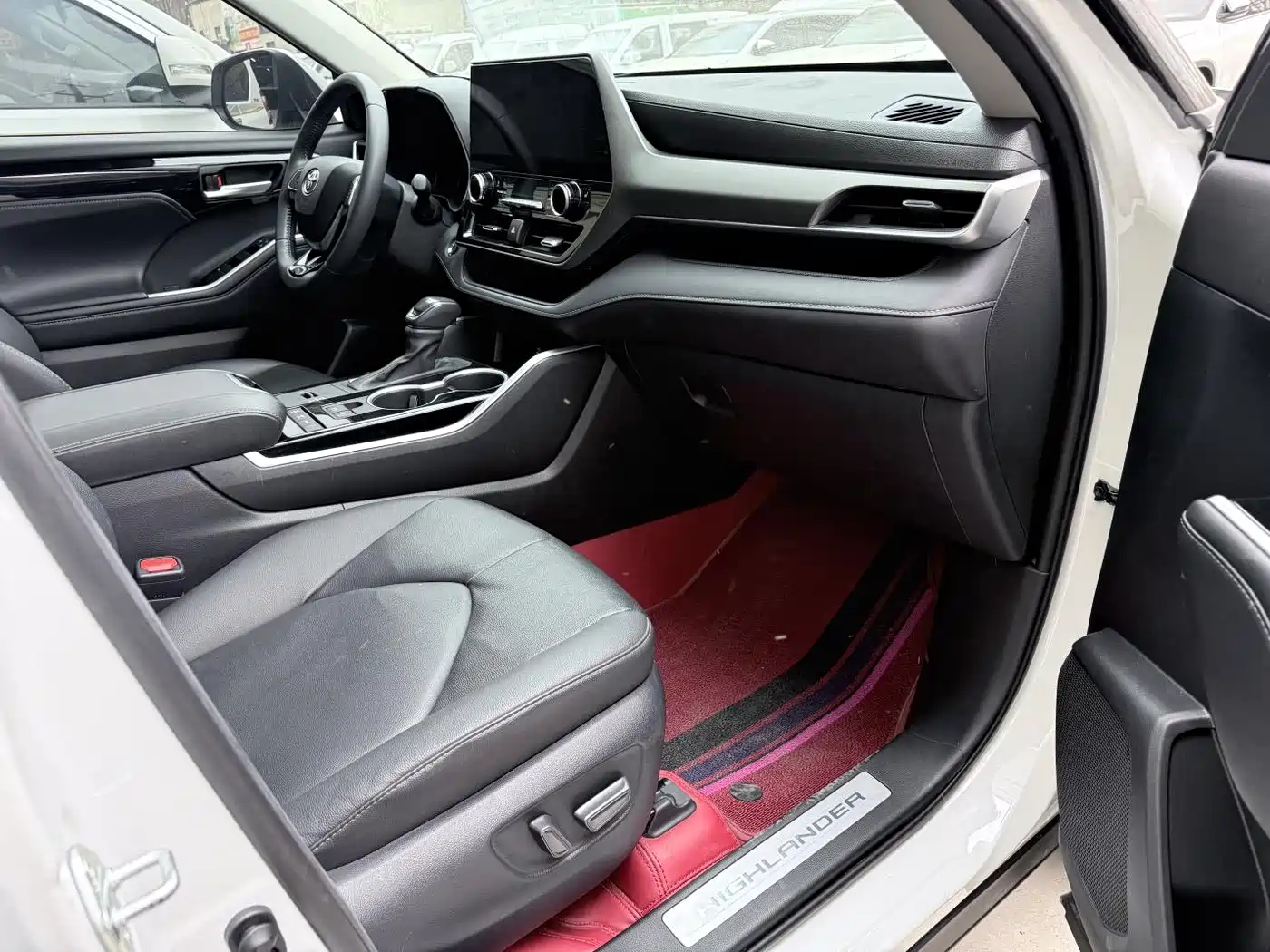 TOYOTA HIGHLANDER