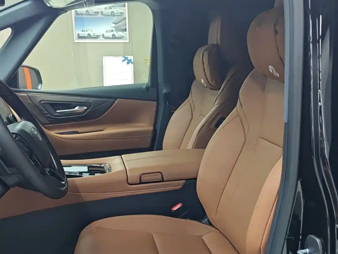 Toyota Alphard 2024 Hybrid 2.5L Ultimate Enjoyment Edition фото 12