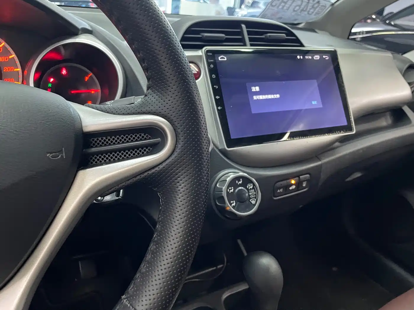 Honda Fit 2011 1.3L Automatic Comfort фото 11