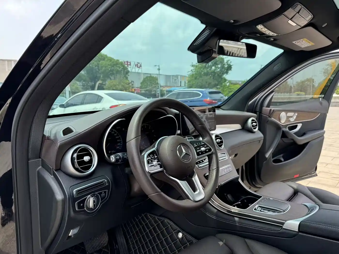 Mercedes-Benz GLC 2021 GLC 300 L 4MATIC Sporty фото 12