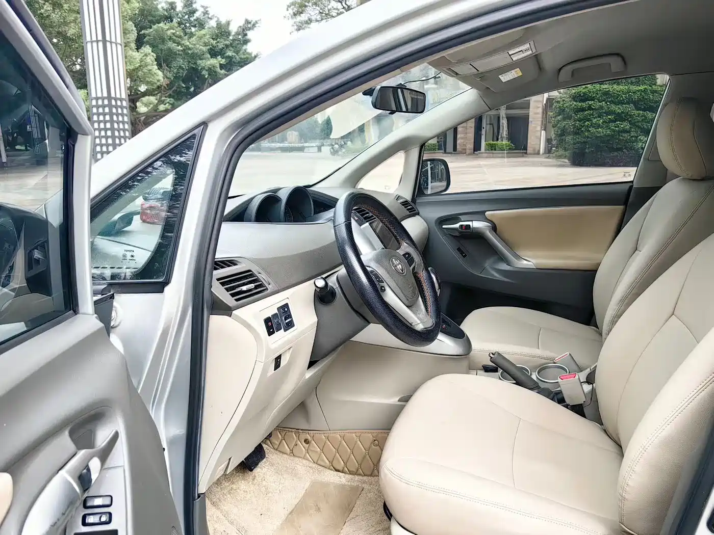 Toyota E'Z 2011 180E CVT Elite Edition фото 4