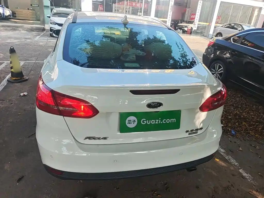 Фото 6 - Ford Focus