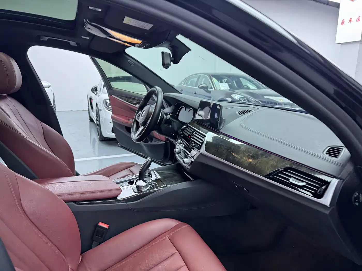 BMW 5 Series 2018 530Li Leading M Sport Package фото 13