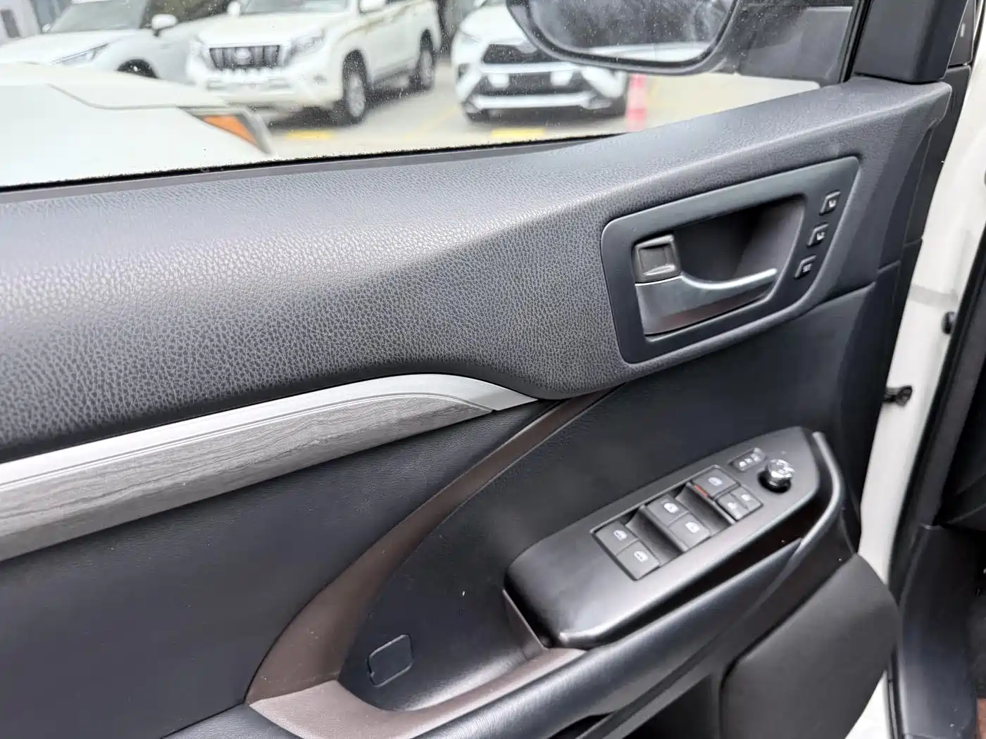 Toyota Highlander 2018 2.0T 4WD Ultimate 7-seater China VI фото 5